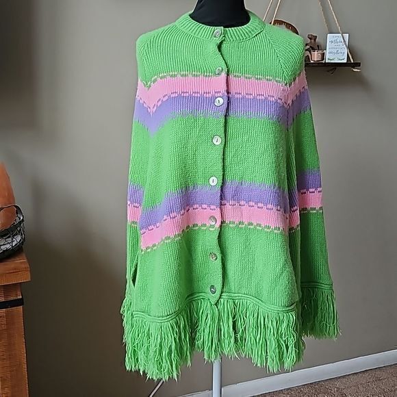 Fashioned by Sally Gee Vintage 60s Crocheted Poncho with Fringe‎ Made in … - Picture 1 of 12